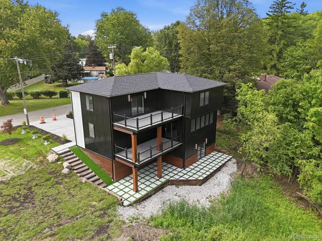 27416 Sunnydale Street, Livonia, MI 48154