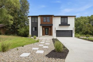 27416 Sunnydale Street, Livonia, MI 48154