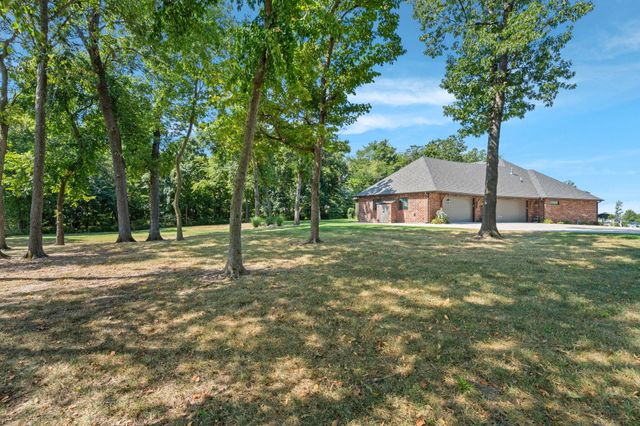 878 E Galway Court, Nixa, MO 65714