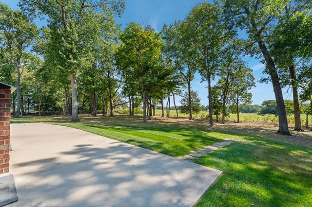 878 E Galway Court, Nixa, MO 65714