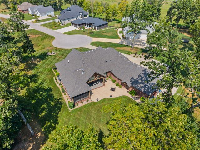 878 E Galway Court, Nixa, MO 65714