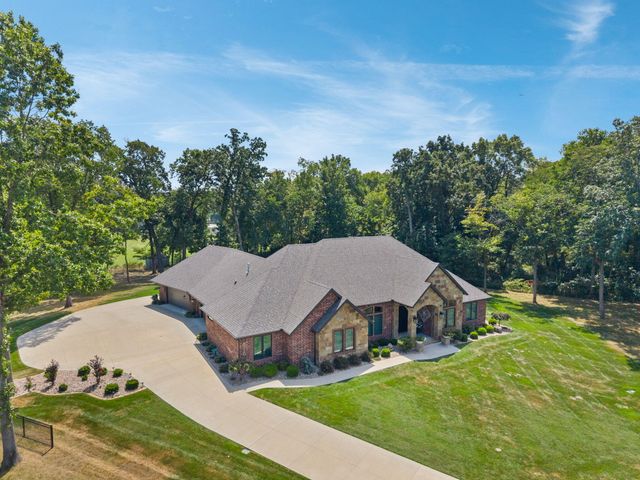 878 E Galway Court, Nixa, MO 65714