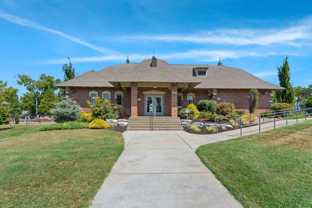 878 E Galway Court, Nixa, MO 65714