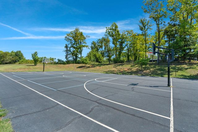 878 E Galway Court, Nixa, MO 65714