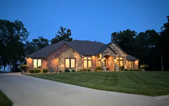 878 E Galway Court, Nixa, MO 65714