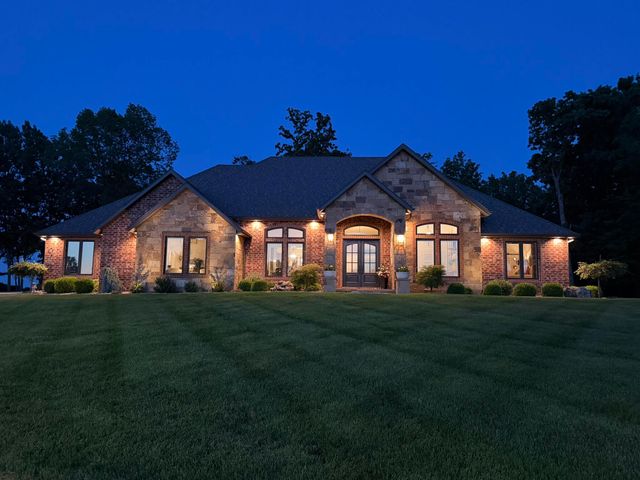 878 E Galway Court, Nixa, MO 65714