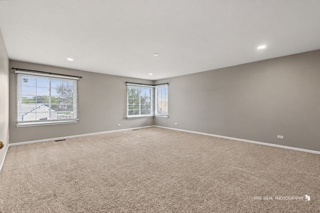 408 Pinehurst Court, Gurnee, IL 60031