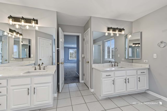 408 Pinehurst Court, Gurnee, IL 60031