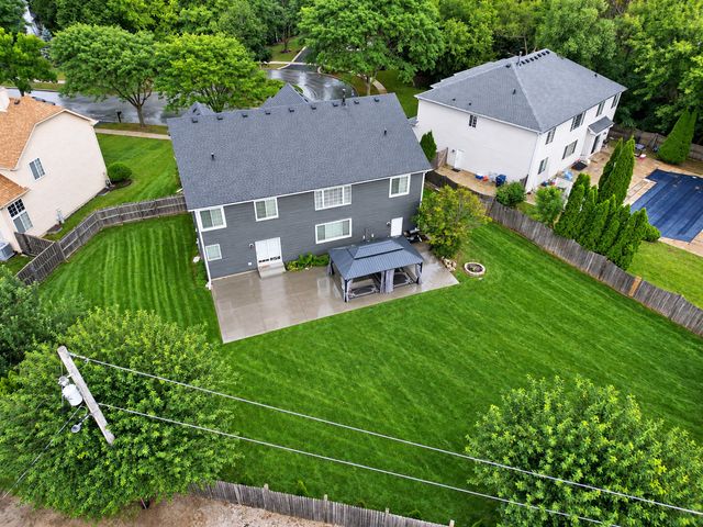 408 Pinehurst Court, Gurnee, IL 60031