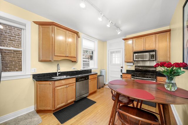 1907 W MONTROSE Avenue 2, Chicago, IL 60613