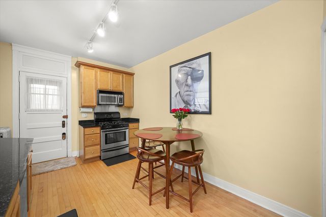 1907 W MONTROSE Avenue 2, Chicago, IL 60613