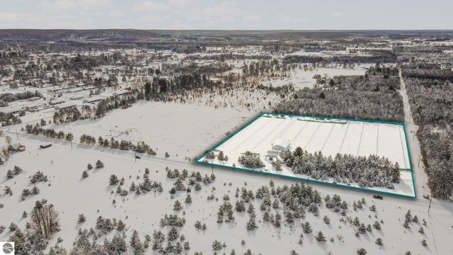 808 Kresnak Road, Mancelona, MI 49659