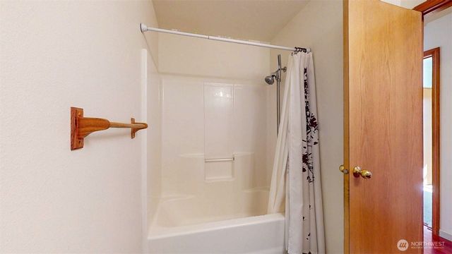 16 River Overlook Street, Omak, WA 98841