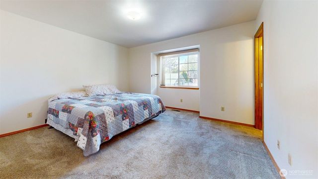 16 River Overlook Street, Omak, WA 98841