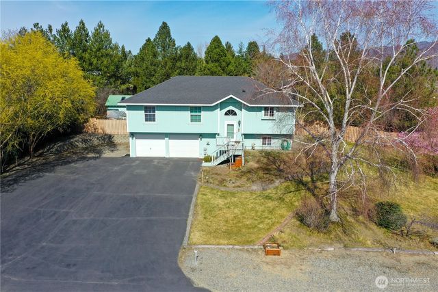 16 River Overlook Street, Omak, WA 98841