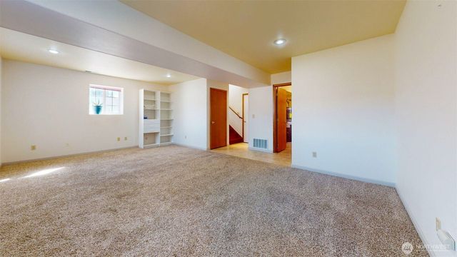 16 River Overlook Street, Omak, WA 98841