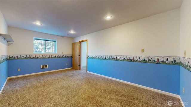 16 River Overlook Street, Omak, WA 98841