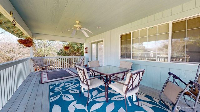 16 River Overlook Street, Omak, WA 98841