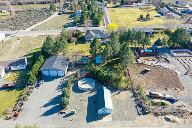 16 River Overlook Street, Omak, WA 98841