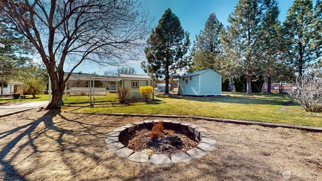 16 River Overlook Street, Omak, WA 98841