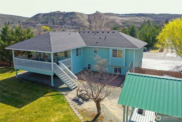16 River Overlook Street, Omak, WA 98841