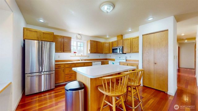 16 River Overlook Street, Omak, WA 98841