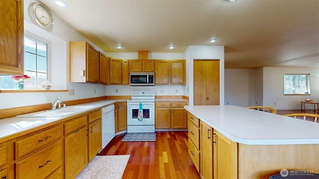 16 River Overlook Street, Omak, WA 98841