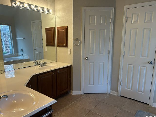 1807 Lookout Forest, San Antonio, TX 78260