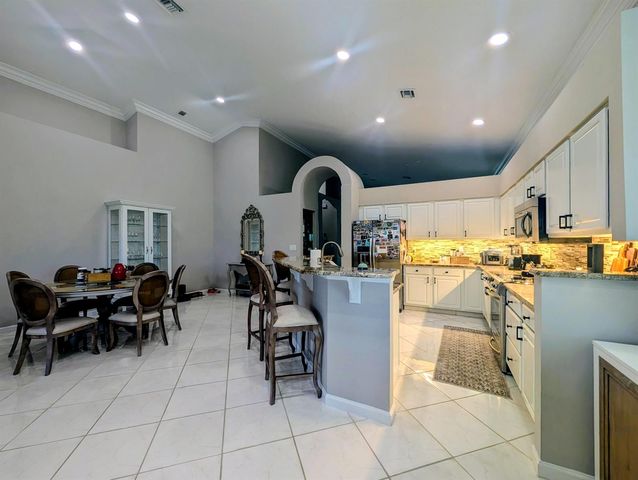 7628 Eagle Point Drive, Delray Beach, FL 33446