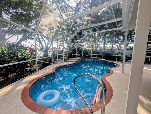 7628 Eagle Point Drive, Delray Beach, FL 33446