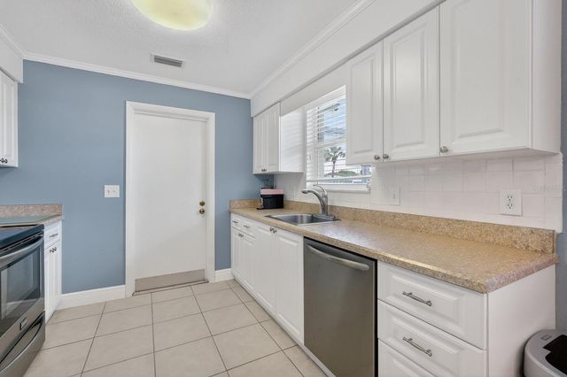 30 LONGFELLOW CIRCLE, Ormond Beach, FL 32176