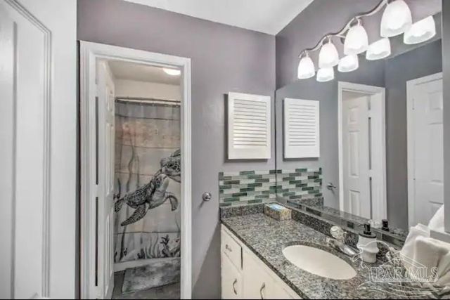 8138 Treetop Ln, Pensacola, FL 32514