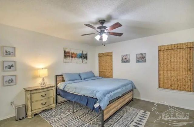 8138 Treetop Ln, Pensacola, FL 32514