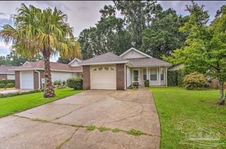 8138 Treetop Ln, Pensacola, FL 32514