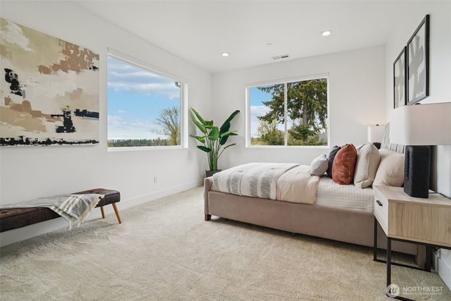 13643 SE 10th Street SE, Bellevue, WA 98005