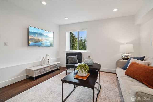 13643 SE 10th Street SE, Bellevue, WA 98005