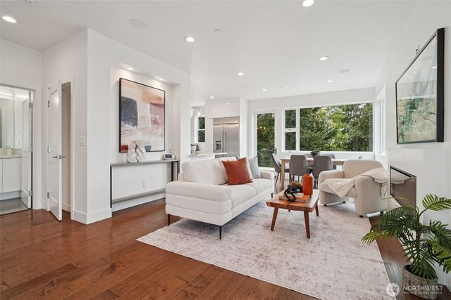 13643 SE 10th Street SE, Bellevue, WA 98005