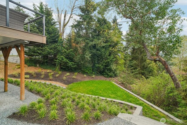 13643 SE 10th Street SE, Bellevue, WA 98005