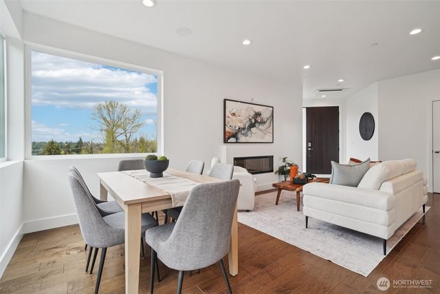 13643 SE 10th Street SE, Bellevue, WA 98005