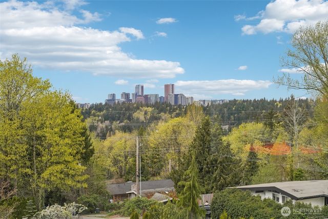 13643 SE 10th Street SE, Bellevue, WA 98005