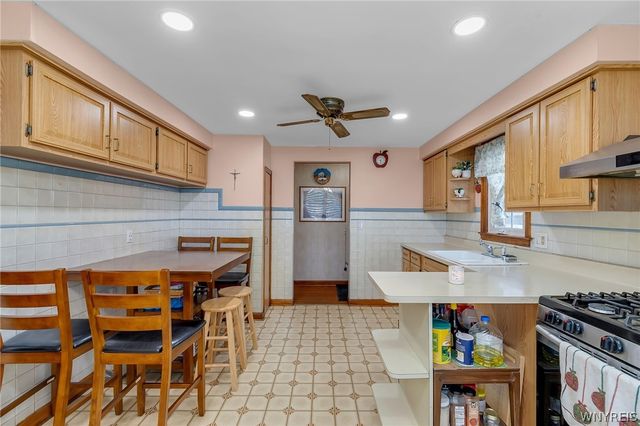 138 Mcnaughton Avenue, Cheektowaga, NY 14225