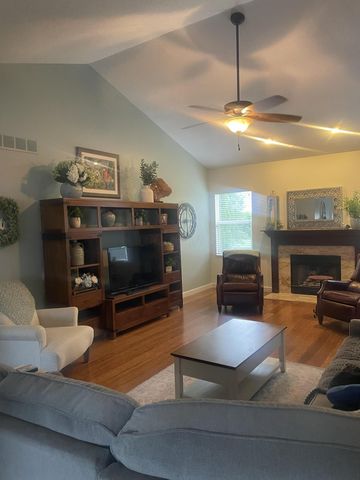 130 Trail E, Etna, OH 43062