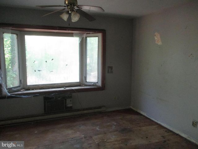 49 CRESTWOOD DR, Elkton, MD 21921