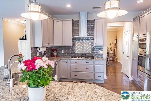 1050 Kressler Road, Lower Macungie Twp, PA 18103