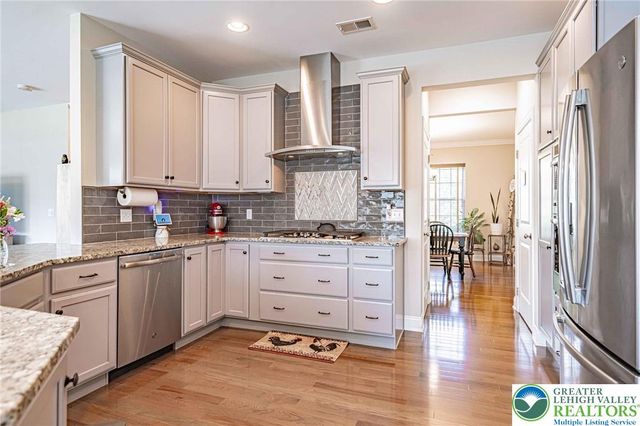 1050 Kressler Road, Lower Macungie Twp, PA 18103