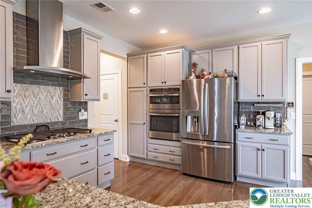 1050 Kressler Road, Lower Macungie Twp, PA 18103