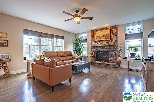 1050 Kressler Road, Lower Macungie Twp, PA 18103