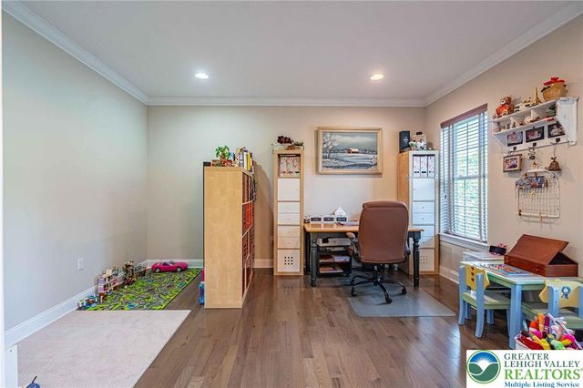 1050 Kressler Road, Lower Macungie Twp, PA 18103