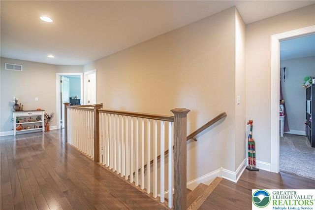 1050 Kressler Road, Lower Macungie Twp, PA 18103