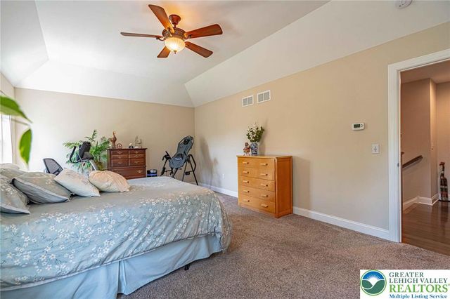 1050 Kressler Road, Lower Macungie Twp, PA 18103